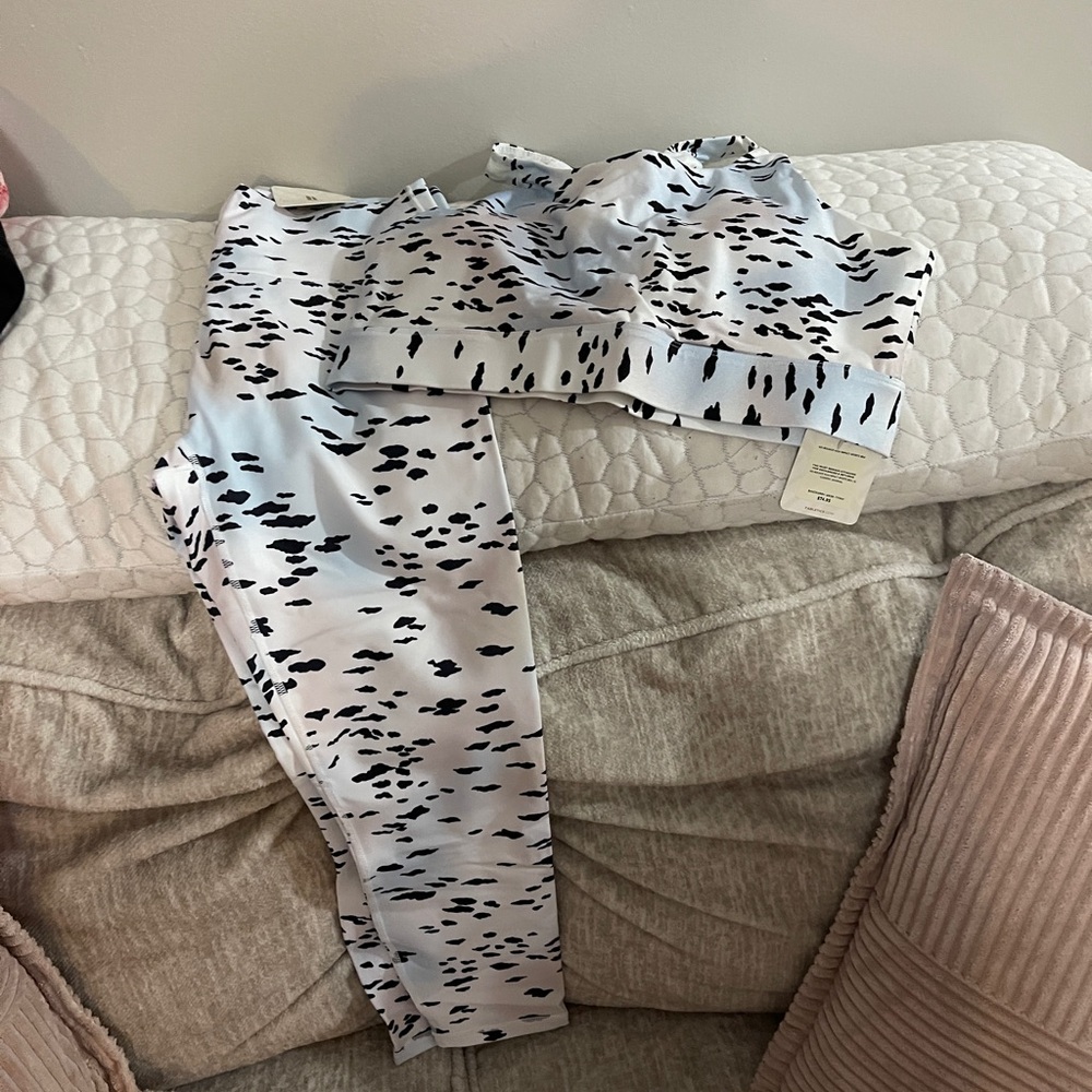 Fabletics Women's Leggings in Black and White Print